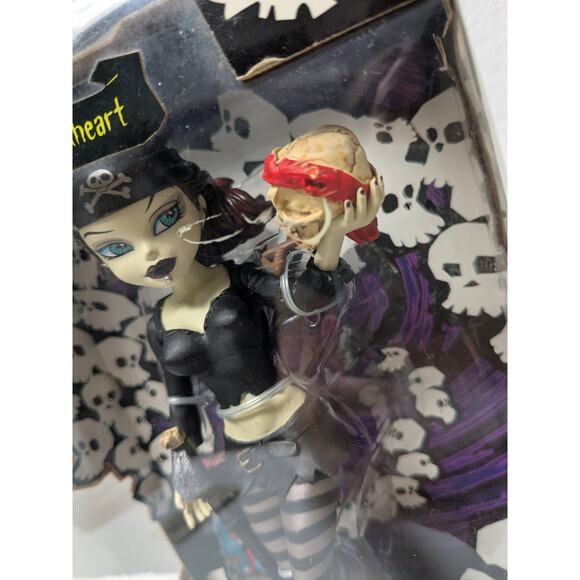 BeGoths Collectible Bleeding Edge “Delilah Blackheart” Doll - Series 5 NIB - Picture 3 of 11